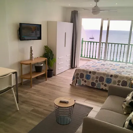 Look And Listen To The Ocean Like Never Before Apartment