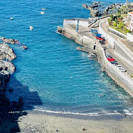 Look And Listen To The Ocean Like Never Before Apartment