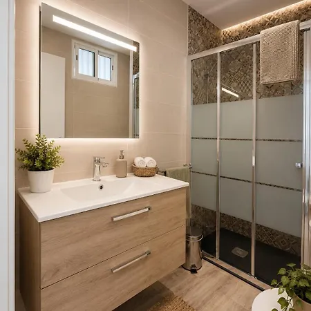 Look And Listen To The Ocean Like Never Before Apartment *